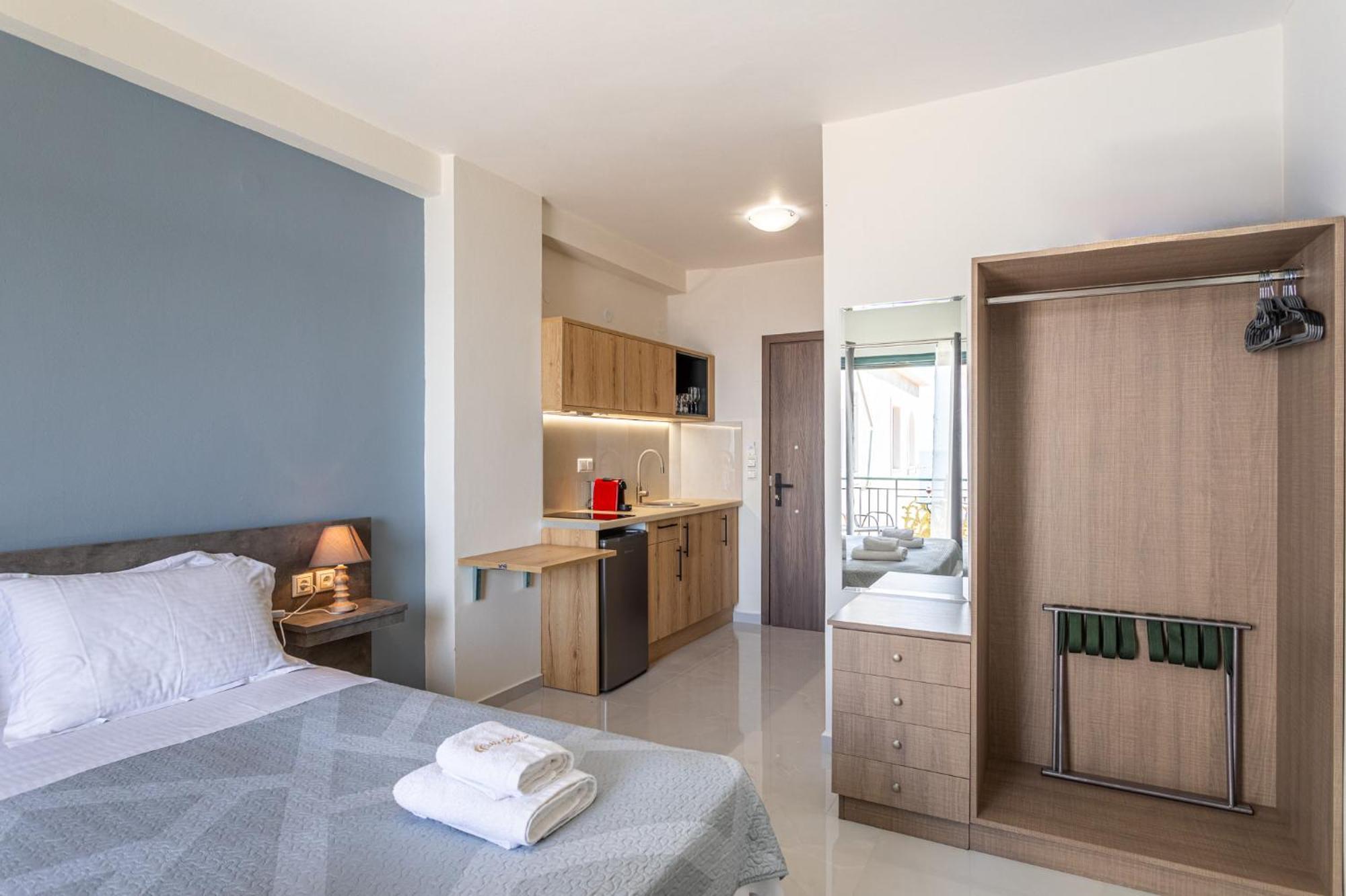 Marina Aparthotel Кардамили Екстериор снимка