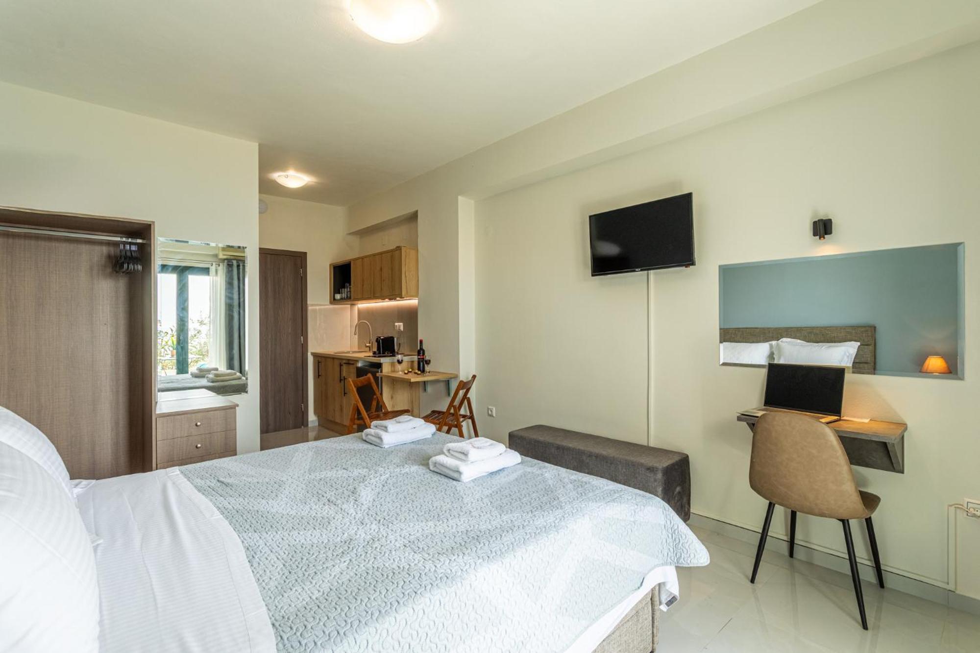 Marina Aparthotel Кардамили Екстериор снимка
